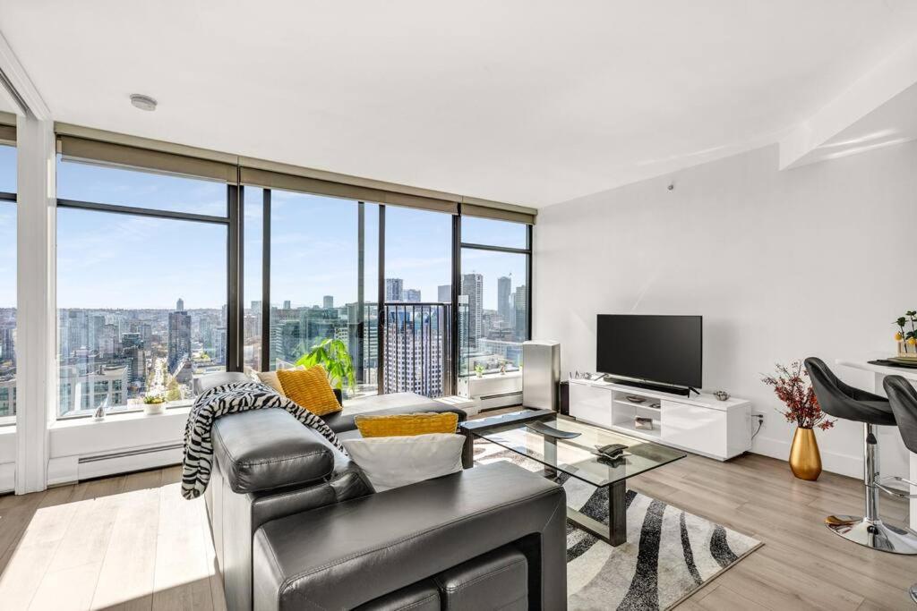 Central Luxury Apartment With Best City Views! Vancouver Exterior foto