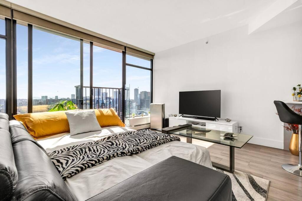 Central Luxury Apartment With Best City Views! Vancouver Exterior foto