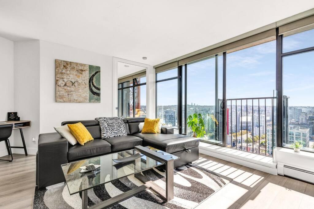Central Luxury Apartment With Best City Views! Vancouver Exterior foto